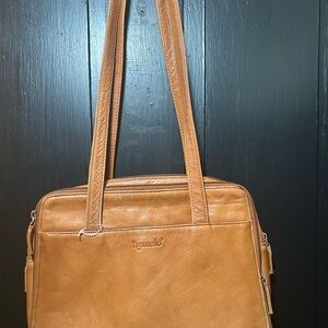 Vintage Tignanello Tan Shoulder Bag with Polished Leather Finish